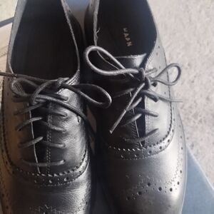Black Leather Men's Dress Shoes Or Women's Shoe